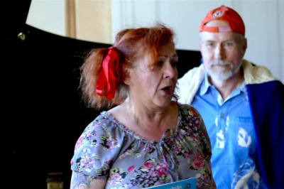 Spektakl Od przedszkola do seniora w wykonaniu teatru Srebrna Nitka fot. Leszek Spigarski