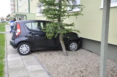 Pijany wjechał w blok