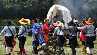 Rekonstrukcja historyczna 2016. Atak na taborowy wóz kupiecki fot. Leszek Spigarski