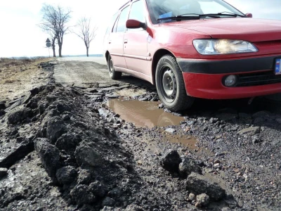 Dziura na dziurze z Szemud do Donimierza