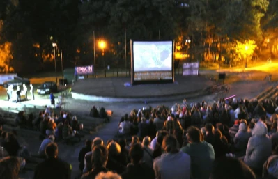 Seans filmowy w Wejherowskim Kinie pod Gwiazdami (fot. Leszek Spigarski)