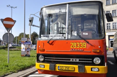 Zabytkowe autobusy na gdańskich ulicach