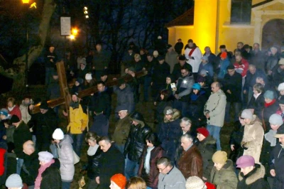 Wielki Post 2016 - Pierwsza Droga Krzyżowa na Kalwarii Wejherowskiej. fot. Leszek Spigarski