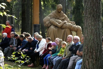 Obchody w Piaśnicy: Powstały figury więźniów Stutthofu (fot. Leszek Spigarski)