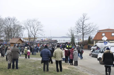 Puck: 91-lecie Polski i morza. Defilada i orędzia w porcie rybackim