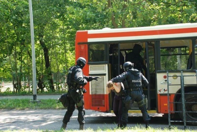 Gdańsk: Wysadzili tramwaj i porwali autobus