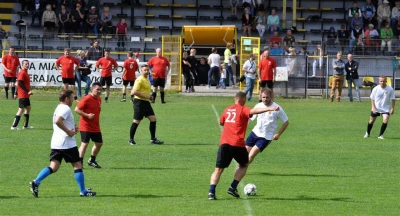 Księża i samorządowcy - mecz na Wzgórzu Wolności, fot. Leszek Spigarski