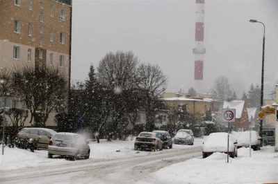 Wejherowo  - zimowa aura na osiedlowych ulicach (8.02.2017) - fot. Leszek Spigarski