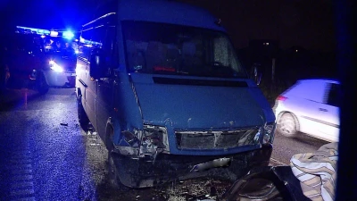 Czołowe zderzanie dwóch Volkswagenów