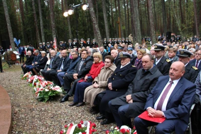 Setki osób na obchodach piaśnickich fot. Wiesława Waldowska