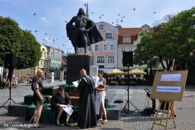 Quo vadis na Placu Jakuba Wejhera - fot. Leszek Spigarski.