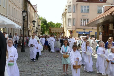 Boże Ciało 2017. Uroczystośc w parafii pw. Trójcy Świętej w Wejherowie. Fot. Leszek Spigarski