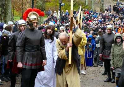 Wielki Piątek - Misterium Męki Pańskiej część I - Jezus na śmierć skazany - fot. Leszek Spigarski oraz Marta Krawczyk