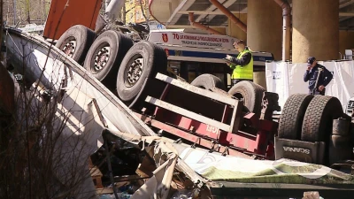 Wypadek tira i trolejbusa w Gdyni