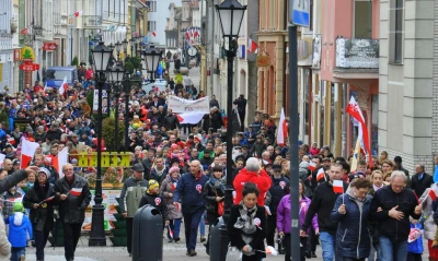 Biało-czerwona parada niepodległościowa w Wejherowie