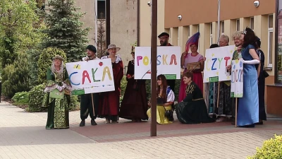 Ulicami Wejherowa przeszła parada postaci bajkowych