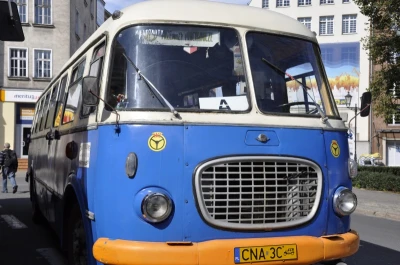 Zabytkowe autobusy na gdańskich ulicach