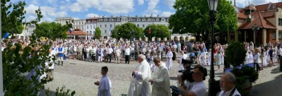 Boże Ciało 2017. Uroczystośc w parafii pw. Trójcy Świętej w Wejherowie. Fot. Leszek Spigarski