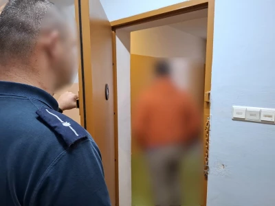 Zaplanowane nad morzem wczasy 45-latek spędzi za kratkami