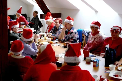 Turystyczne Mikołajki i Dzień Wolontariusza 2017 w WUTW YMCA, fot. Leszek Spigarski