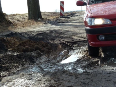 Dziura na dziurze z Szemud do Donimierza