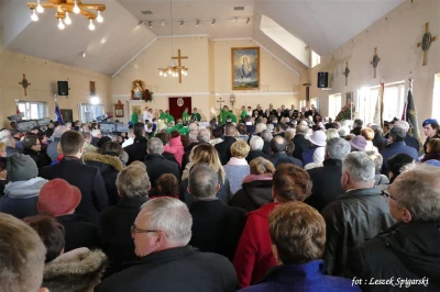 Luzino – 15-lecie parafii Matki Bożej Różańcowej, poświęcenie dzwonów – fot. Leszek Spigarski