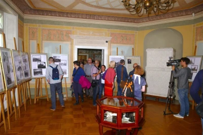 Wernisaż wystawy starych fotografii w wejherowskim muzeum - fot. Leszek Spigarski