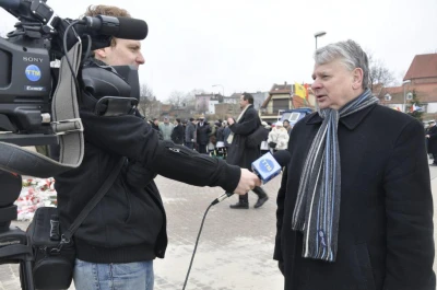 Puck: 91-lecie Polski i morza. Defilada i orędzia w porcie rybackim