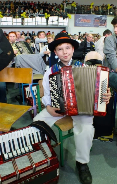 DJK Bojano 2016. Rekord Polski w jednoczesnej grze na akordeonach pobity - fot. Leszek Spigarski