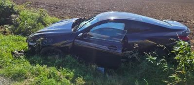 Dramat na drodze. Osoba zakleszczona po zderzeniu dwóch aut