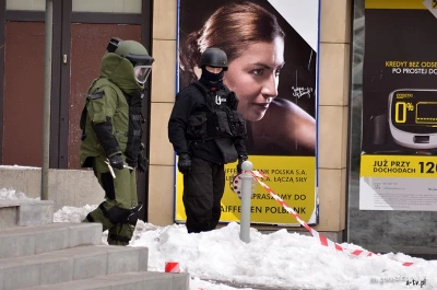 Alarm bombowy przy Centrum Kwiatkowskiego