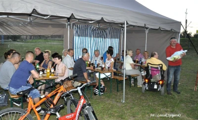 Dzień Sąsiada - piknik rodzinny na Osiedlu Sucharskiego (fot. Leszek Spigarski)