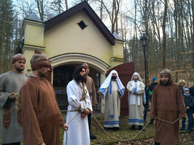 Inscenizacja Misterium - Droga Pojmania po raz pierwszy na Kalwarii Wejherowskiej fot. Leszek Spigarski