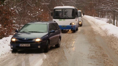 Zbyt szybka jazda skończyła się w rowie