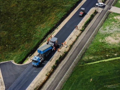 Droga nad morze znów przejezdna. Nowa nawierzchnia przed wakacyjnym szczytem