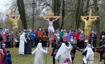 Wielki Piątek - Misterium Męki Pańskiej część II - Na Golgocie. fot. Leszek Spigarski i Marta Krawczyk