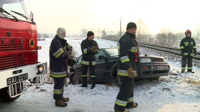 Bożepole Małe: Samochód wjechał pod pociąg