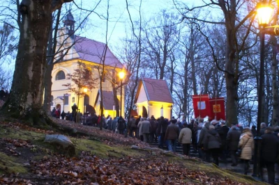 Wielki Post 2016 - Pierwsza Droga Krzyżowa na Kalwarii Wejherowskiej. fot. Leszek Spigarski