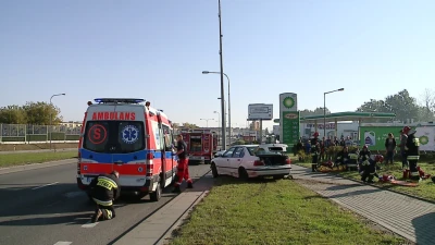 Uderzył w latarnię na Rondzie Solidarności