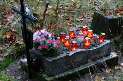 Dzień Zaduszny na starym cmentarzu, 2.11.2017, fot. Leszek Spigarski