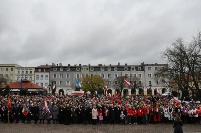 Biało-czerwona parada niepodległościowa w Wejherowie