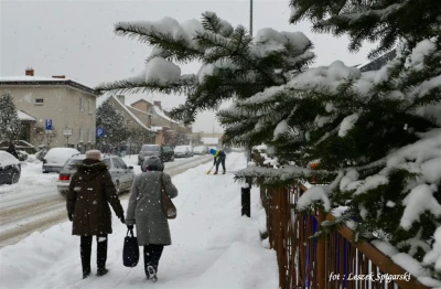 Wejherowo  - zimowa aura na osiedlowych ulicach (8.02.2017) - fot. Leszek Spigarski