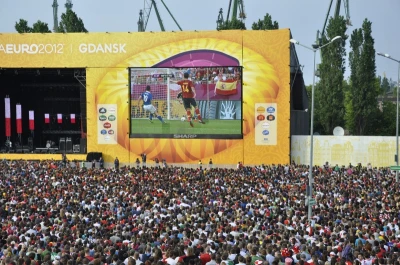 Mecz Hiszpania-Włochy. Tłumy w Fan Zone