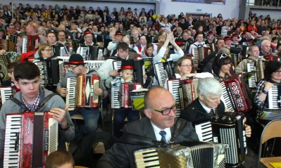 DJK Bojano 2016. Rekord Polski w jednoczesnej grze na akordeonach pobity - fot. Leszek Spigarski