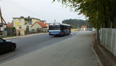 Parking przy cmentarzu w Wejherowie (fot. Leszek Spigarski)