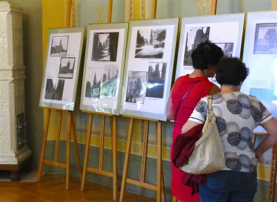 Wernisaż wystawy starych fotografii w wejherowskim muzeum - fot. Leszek Spigarski