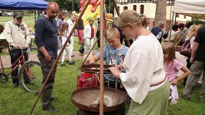 Piknik Ginących Zawodów w Domku Drzewiarza