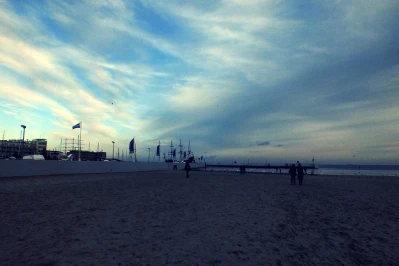 Listopadowe popołudnie na gdyńskiej plaży