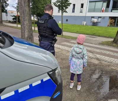 Sześciolatka zgubiła rodziców w tłumie turystów. Sama postanowiła odnaleźć policjantów