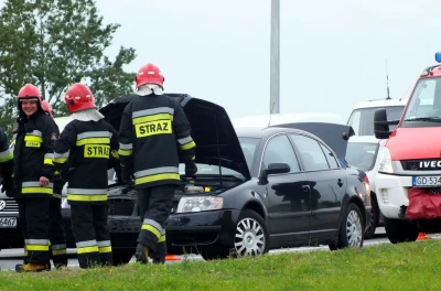 Kolizja przy rondzie Solidarności w Wejherowie